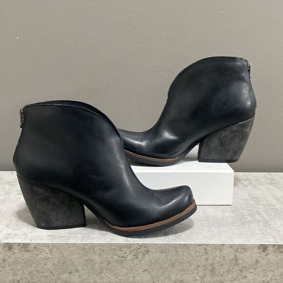 Kork-Ease Black Leather Ankle Booties Unique Charcoal Heels Size 8 - Picture 2 of 15